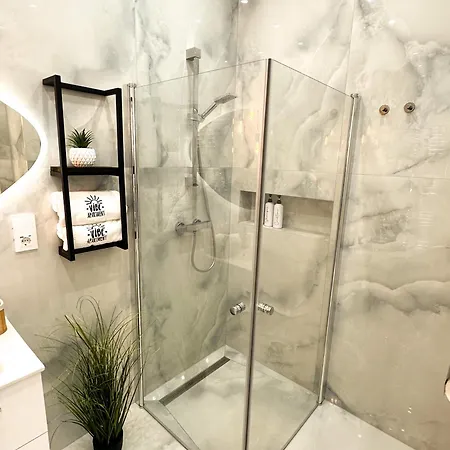 Vibe S33 Apartman Modern & Premium 公寓